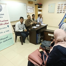 صندوق الخير _دار الفتوى يوزع مساعدات مالية على ٢١ طالب وطالبة جامعية في قطاع غزة 