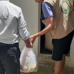 توزيع 50 سلة غذائية على فلسطينيي سوريا القاطنين في البقاع 